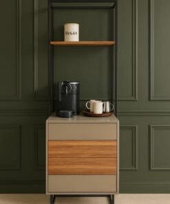 كوفي بار عصري بمزيج "الجريج" (Greige) والخشب الطبيعي